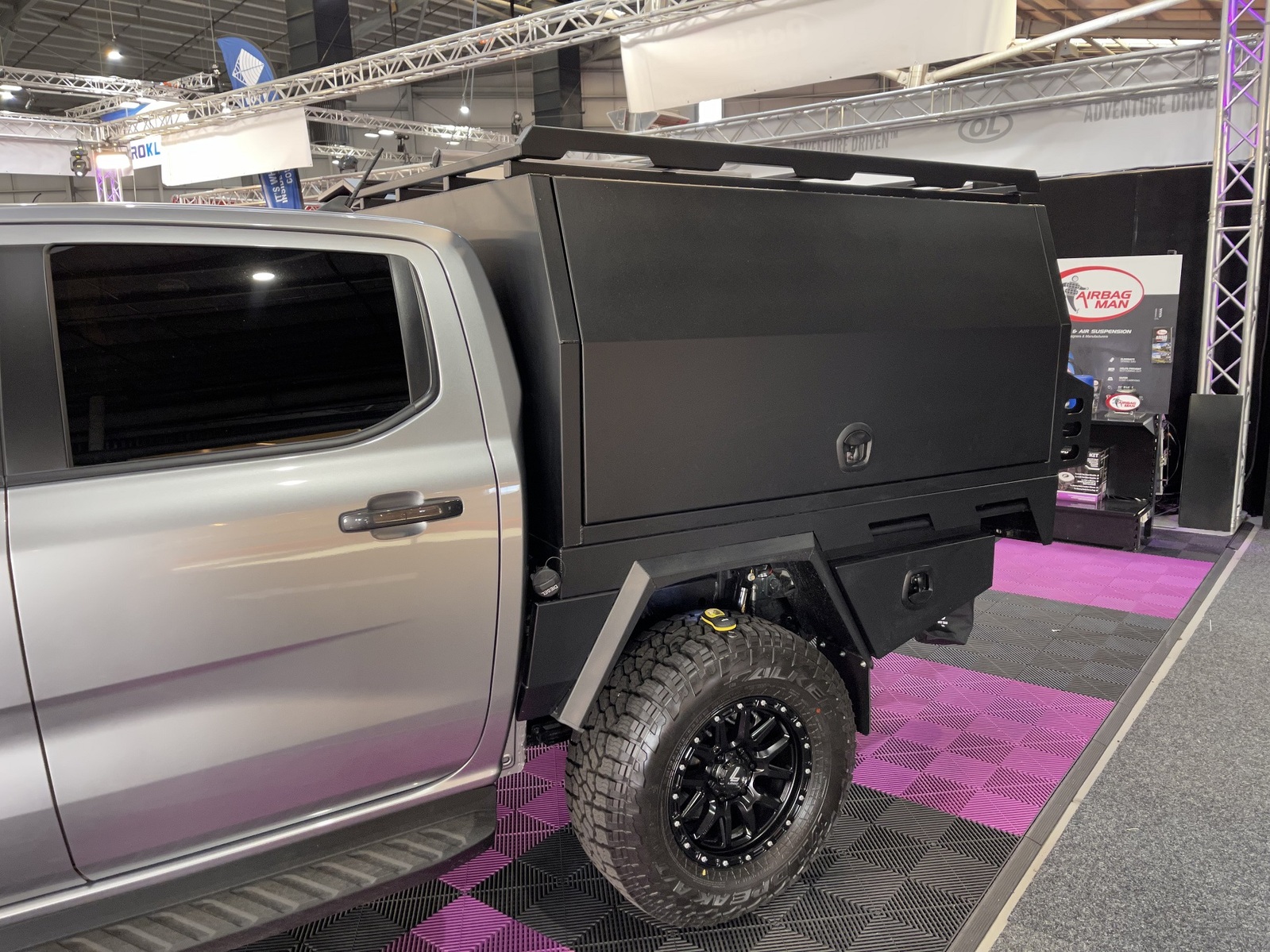 Black Low Profile Aluminium Full Roof Rack with Unistruts 8 Black Low Profile Aluminium Full Roof Rack with Unistruts