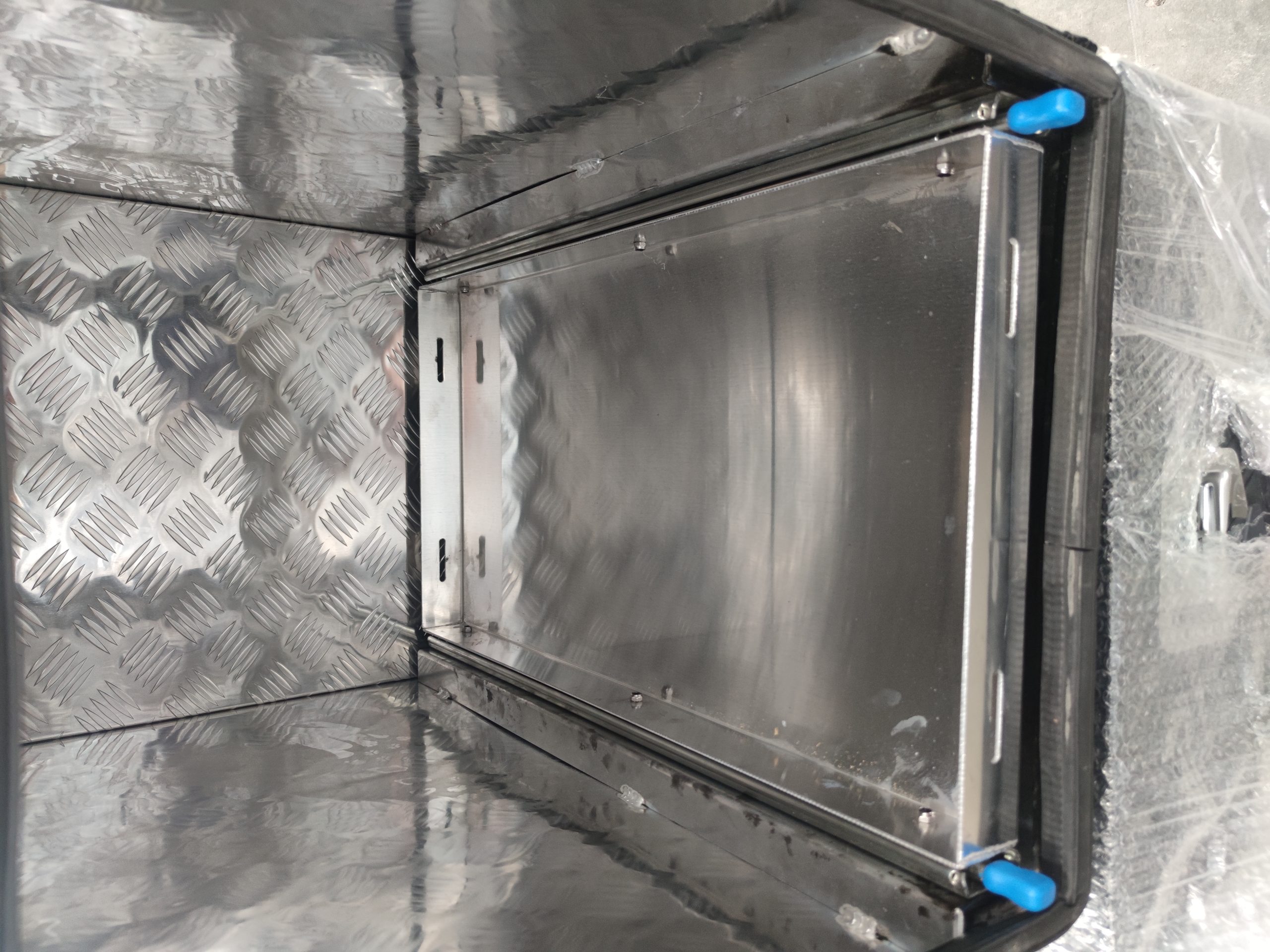 Aluminium Caravan Trailer Tool Box for Generator, Webber BBQ and Gas Bottle 4 Aluminium Caravan Trailer Tool Box for Generator, Webber BBQ and Gas Bottle