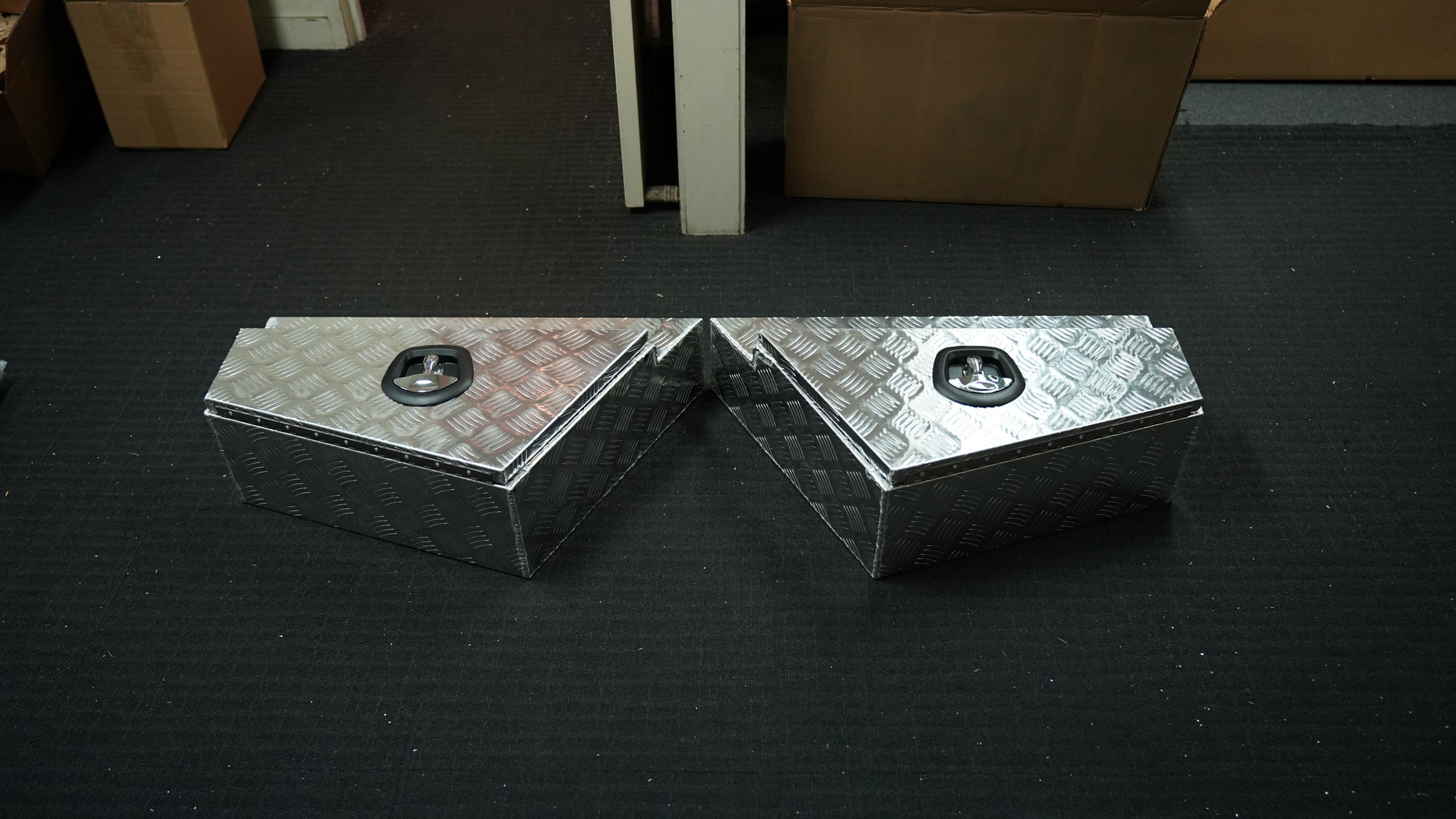 Black&Raw Checker Plate Tapered Under Tray Tool Box 2 Checker Plate Tapered Under Tray Tool Box