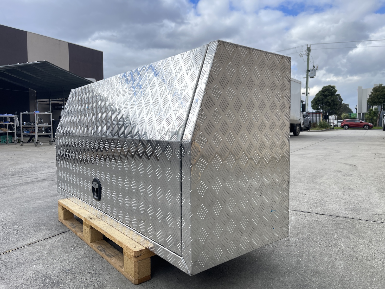 Checker Plate Full Door Aluminium Ute Toolbox 2 Checker Full Door Aluminium Ute Toolbox